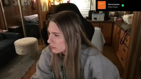 Snapshot of incognitoqueen chatting on February 2025 06:19:01 AM Carter online show from February 2025 06:19:01 AM