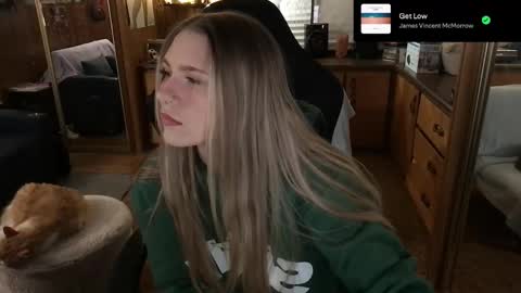 Snapshot of incognitoqueen chatting on March 2025 03:55:02 AM Carter online show from March 2025 03:55:02 AM