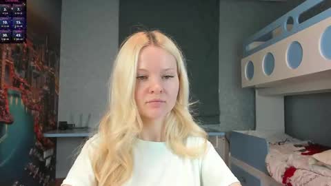 Snapshot of incredible__shell_ chatting on May 2026 07:19:02 PM Masha online show from May 2026 07:19:02 PM