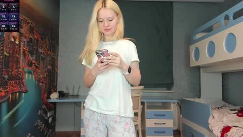 Snapshot of incredible__shell_ chatting on May 2026 07:41:02 PM Masha online show from May 2026 07:41:02 PM