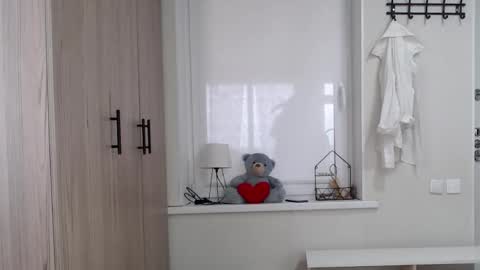 Snapshot of increible_della chatting on October 2025 08:26:01 AM Della online show from October 2025 08:26:01 AM