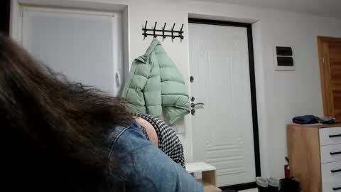 Snapshot of increible_della chatting on February 2026 01:43:01 PM Della online show from February 2026 01:43:01 PM