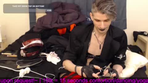 Snapshot of incubussy_x chatting on January 2025 05:34:01 AM Incubussy X online show from January 2025 05:34:01 AM
