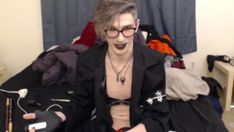 Snapshot of incubussy_x chatting on January 2025 03:12:02 AM Incubussy X online show from January 2025 03:12:02 AM