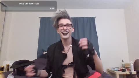 Snapshot of incubussy_x chatting on January 2025 03:43:02 AM Incubussy X online show from January 2025 03:43:02 AM
