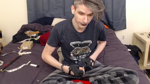 Snapshot of incubussy_x chatting on January 2025 12:58:01 PM Incubussy X online show from January 2025 12:58:01 PM