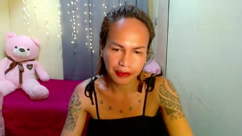 Snapshot of indaypakay_ts chatting on February 2025 07:02:02 PM Pakay online show from February 2025 07:02:02 PM