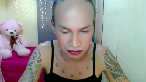 Snapshot of indaypakay_ts chatting on September 2025 06:57:02 AM Pakay online show from September 2025 06:57:02 AM