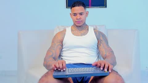 Snapshot of independent_project chatting on October 2025 08:33:02 AM Jacobo online show from October 2025 08:33:02 AM