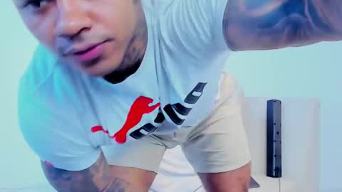 Snapshot of independent_project chatting on October 2025 01:48:02 AM Jacobo online show from October 2025 01:48:02 AM