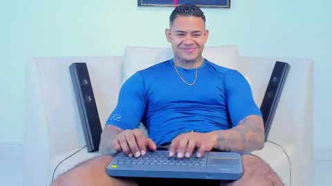 Snapshot of independent_project chatting on October 2025 04:44:01 AM Jacobo online show from October 2025 04:44:01 AM