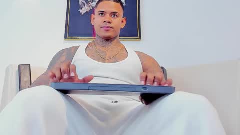 Snapshot of independent_project chatting on October 2025 06:30:01 PM Jacobo online show from October 2025 06:30:01 PM