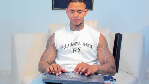 Snapshot of independent_project chatting on October 2025 02:48:02 AM Jacobo online show from October 2025 02:48:02 AM