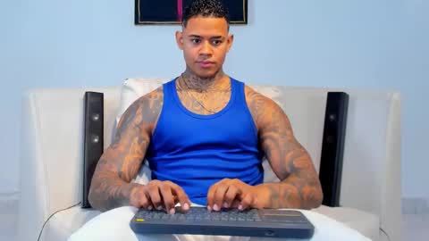 Snapshot of independent_project chatting on November 2025 08:14:02 AM Jacobo online show from November 2025 08:14:02 AM