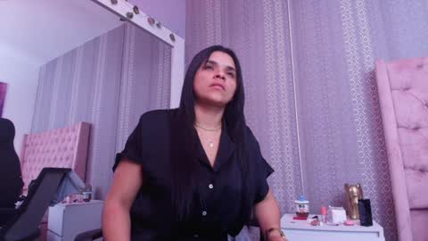 Snapshot of indi_catalina chatting on January 2025 11:45:02 AM Indi Catalina online show from January 2025 11:45:02 AM