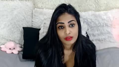 Jazmin online show from May 2026 11:45:02 PM