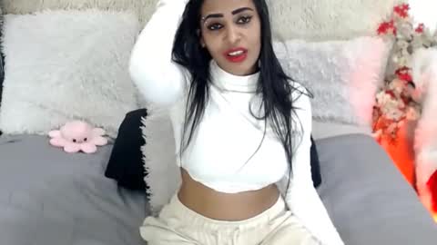 Jazmin online show from May 2026 11:14:02 PM