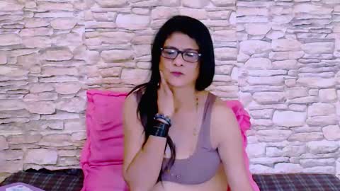 Snapshot of indianallure chatting on February 2025 06:01:02 PM Femiez online show from February 2025 06:01:02 PM