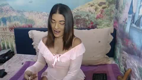 Alisha online show from November 2025 05:18:02 AM