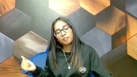 Armani online show from February 2025 01:51:02 PM