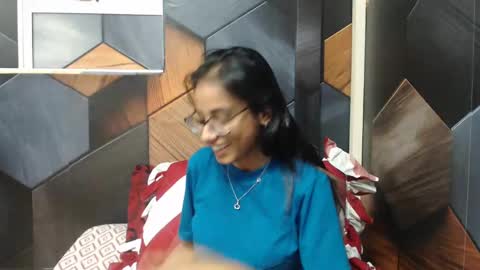 Armani online show from February 2025 06:24:02 AM