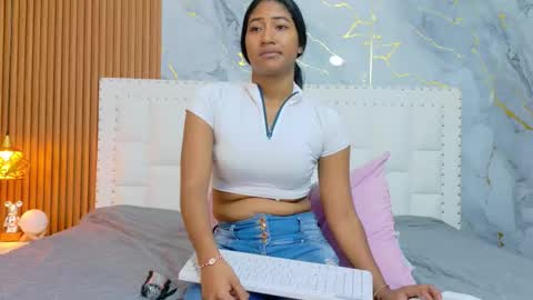 LITTLE AINHOA  online show from February 2026 08:29:02 PM