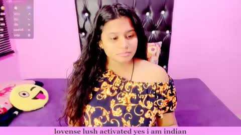 Snapshot of indianflame chatting on March 2025 03:40:02 PM PARADISEQUEEN online show from March 2025 03:40:02 PM