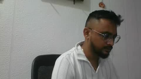 Indian lover online show from November 2025 04:23:02 AM