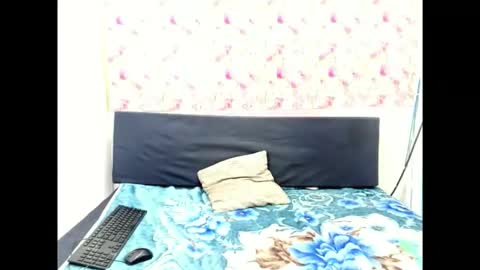 Snapshot of indianmystica694u chatting on September 2025 08:16:01 AM indianmystica694u online show from September 2025 08:16:01 AM