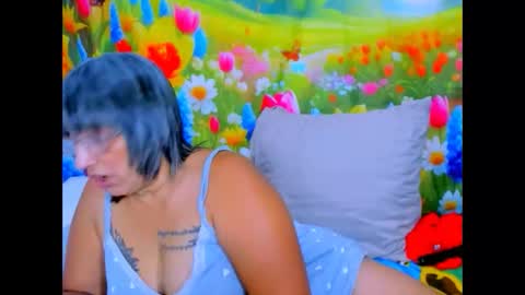 indianroxy27 online show from June 2026 06:19:02 PM