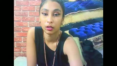 indiansexybutt4u2luv online show from June 2026 09:14:02 AM