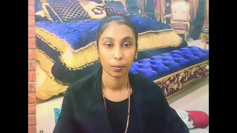 indiansexybutt4u2luv online show from June 2026 05:45:01 AM