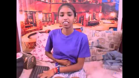 Snapshot of indiansexyslender4u2luv chatting on January 2025 09:06:02 AM indiansexyslender4u2luv online show from January 2025 09:06:02 AM