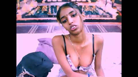 Snapshot of indiansexyslender4u2luv chatting on February 2025 12:44:02 PM indiansexyslender4u2luv online show from February 2025 12:44:02 PM