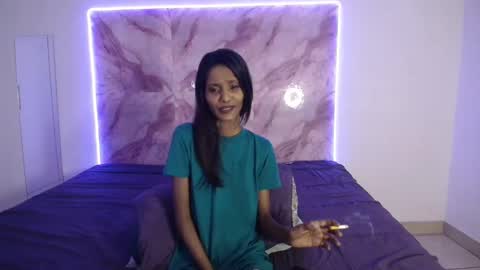 Snapshot of indiantia24 chatting on January 2025 01:53:01 AM TIA online show from January 2025 01:53:01 AM