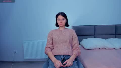 Kira online show from September 2025 04:03:02 AM