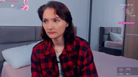 Kira online show from October 2025 04:07:01 AM