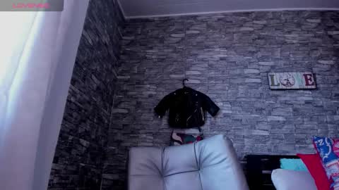 MOLLY online show from October 2025 05:20:02 PM