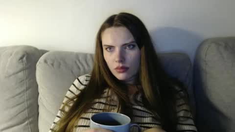 Snapshot of infinitiq45 chatting on January 2025 09:18:02 PM Sweet girl online show from January 2025 09:18:02 PM