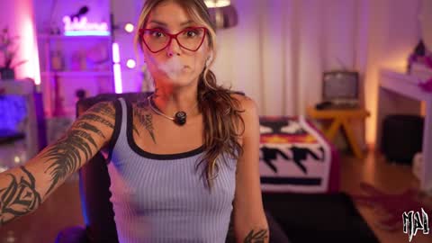 Snapshot of informal_ chatting on October 2025 11:26:02 PM MAL --- online show from October 2025 11:26:02 PM