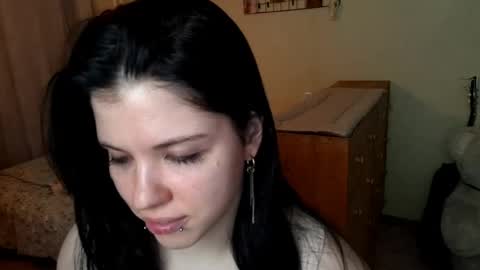 Mia online show from April 2026 02:22:02 PM