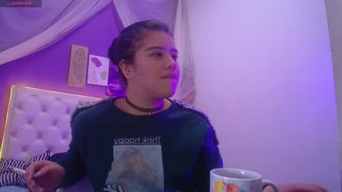 Snapshot of ingrid_casas chatting on December 2024 10:52:02 PM Ingrid petite online show from December 2024 10:52:02 PM