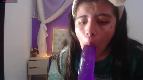 Snapshot of ingrid_casas chatting on December 2024 05:04:01 AM Ingrid petite online show from December 2024 05:04:01 AM