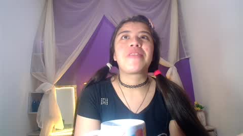 Snapshot of ingrid_casas chatting on December 2024 11:37:01 PM Ingrid petite online show from December 2024 11:37:01 PM