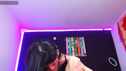 Ingrid Zese online show from October 2025 07:03:01 PM