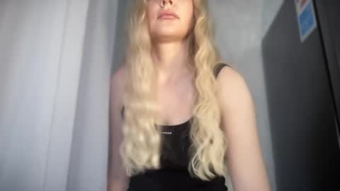 iniva05 online show from April 2026 02:43:01 PM