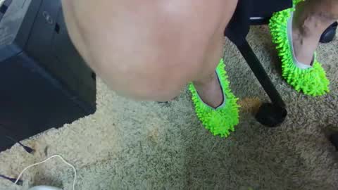 Snapshot of injmolder2 chatting on October 2025 11:08:02 AM Hanging Out online show from October 2025 11:08:02 AM