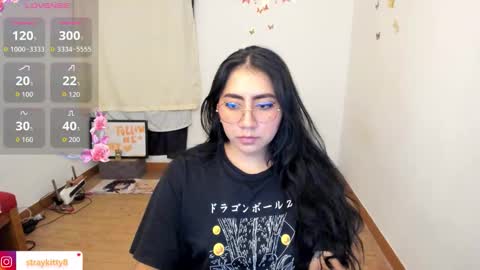 Luna        online show from March 2026 11:32:01 PM