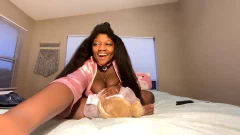 Snapshot of innocentfreaklola chatting on October 2025 01:31:02 PM Lola online show from October 2025 01:31:02 PM