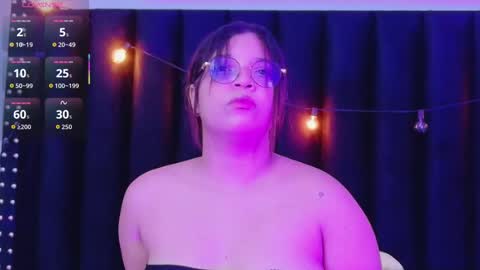 innocenthazel online show from November 2025 12:18:01 PM